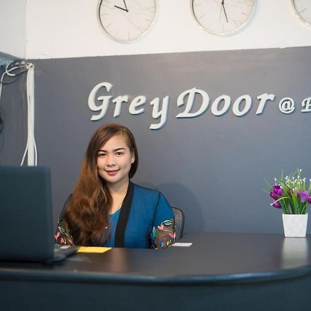 Отель Grey Door Patong Экстерьер фото