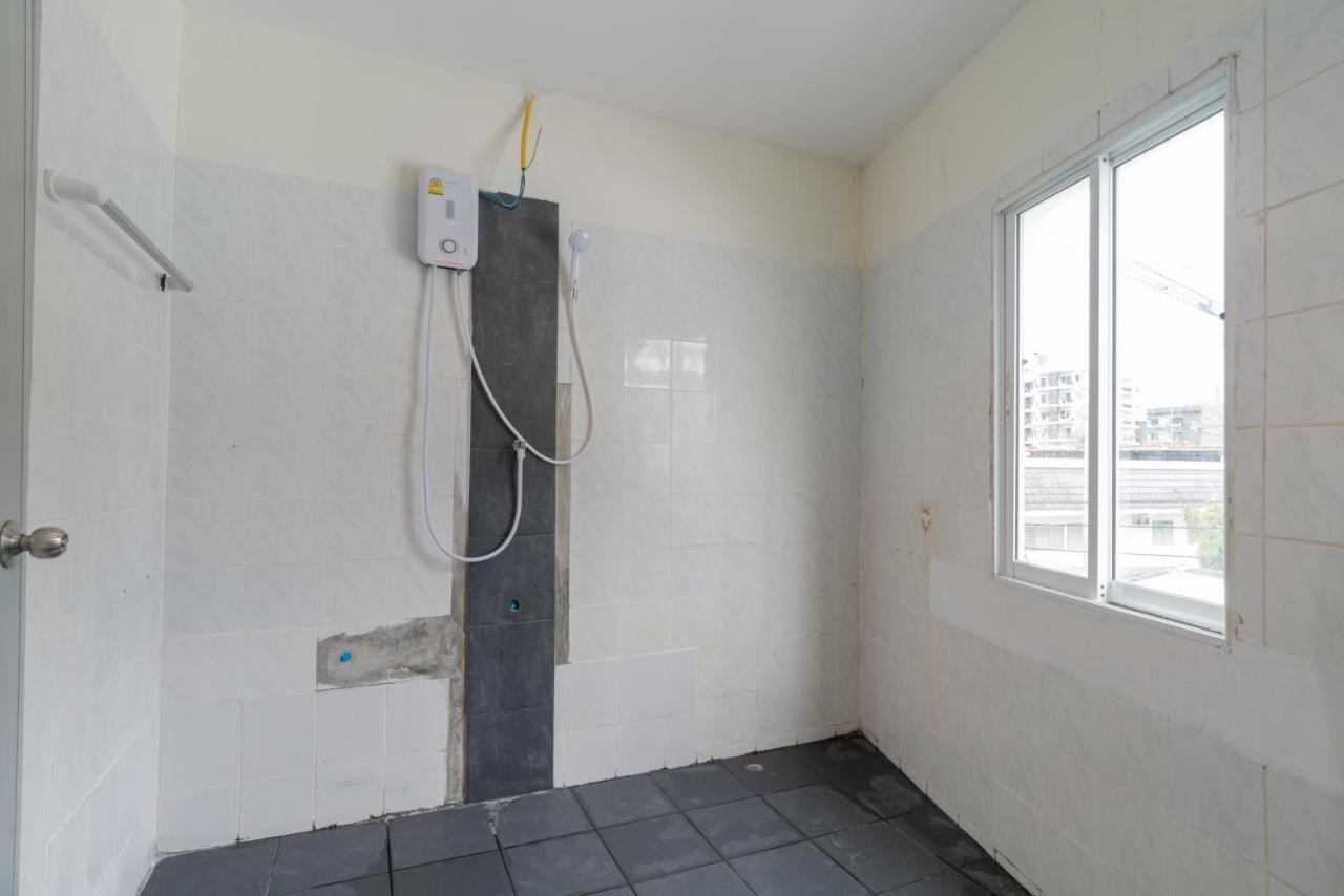 Отель Grey Door Patong Экстерьер фото