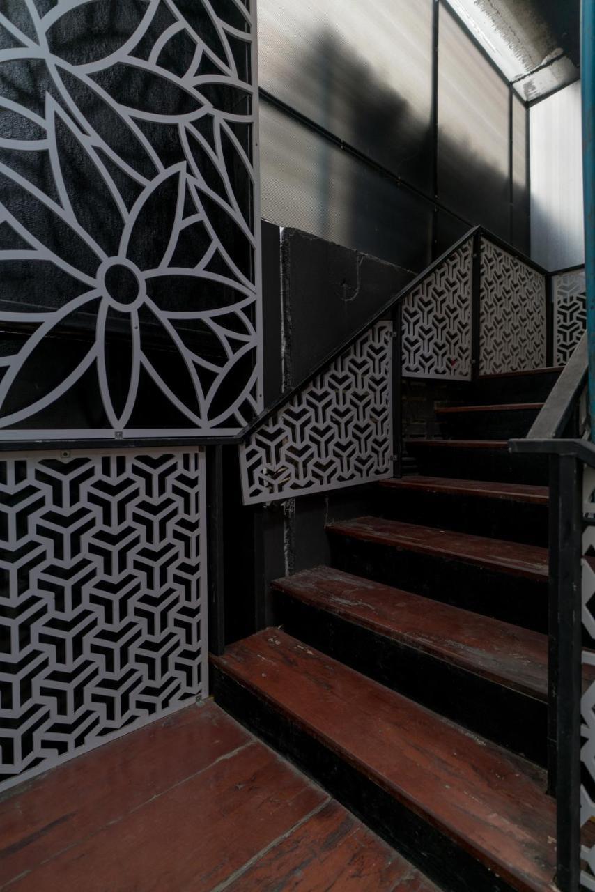 Отель Grey Door Patong Экстерьер фото