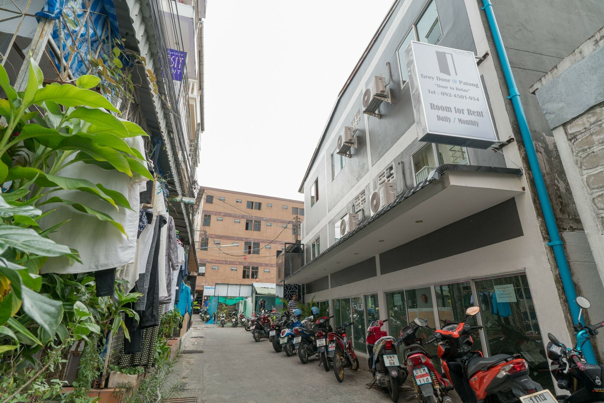 Отель Grey Door Patong Экстерьер фото